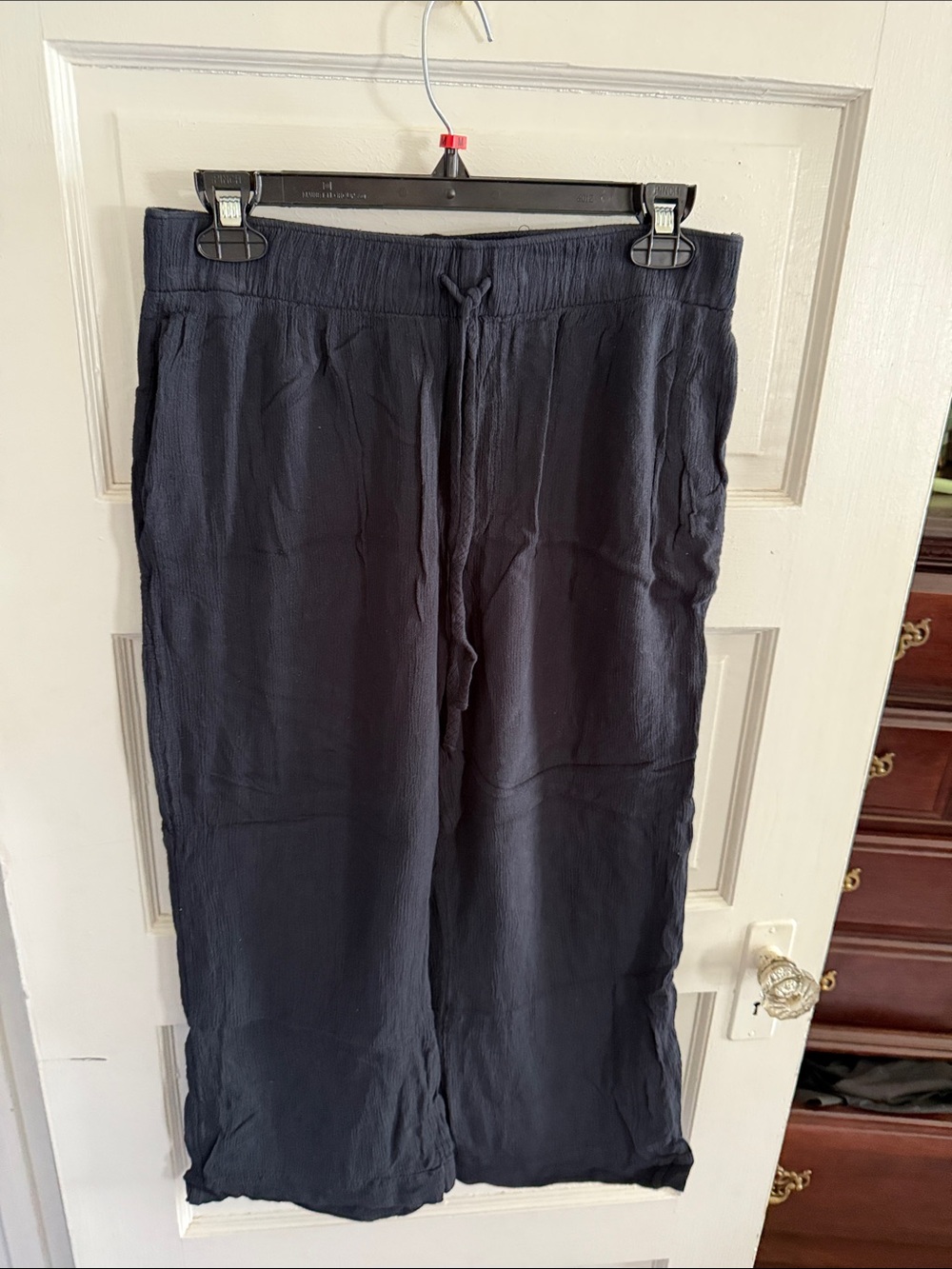 Abercrombie & Fitch Navy Wide‑Leg Capris